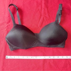 Warners smooth full cup black bra, size 38C